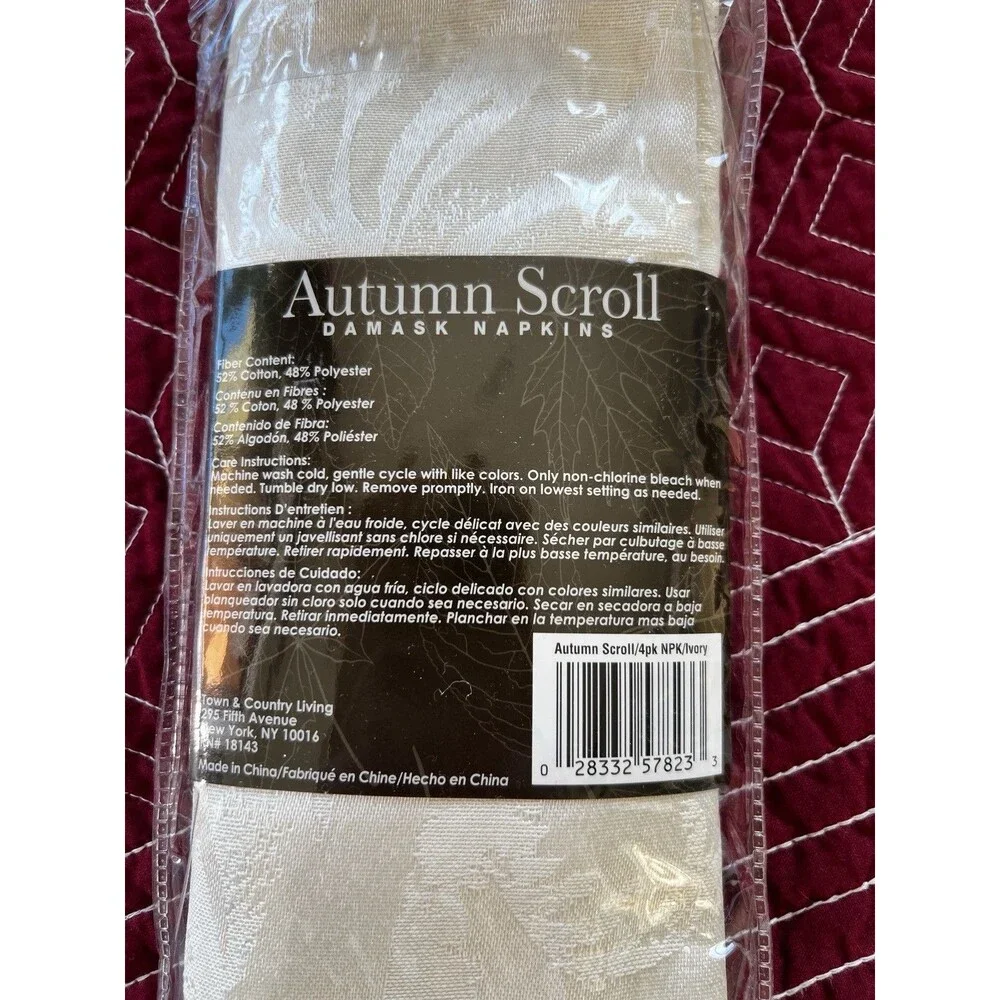 Town & Country Living Autumn Scroll 8 Napkins Burgundy White 4 Placemats NWT